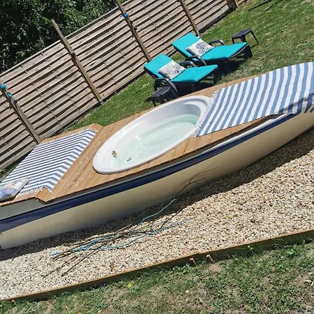 Nuit Insolite Bateau Sur Terre *